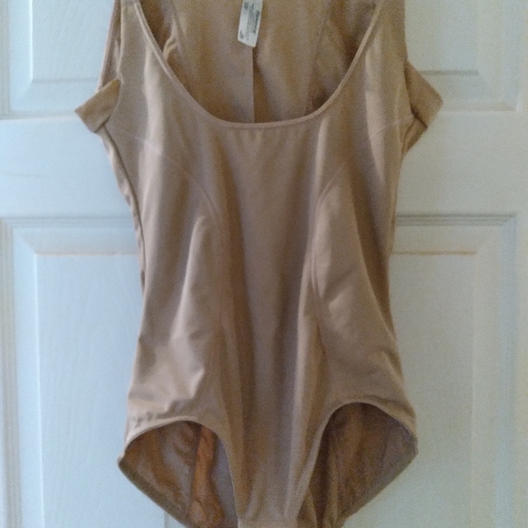 Flexees by Maidenform Body Briefer - Picture 2 of 8